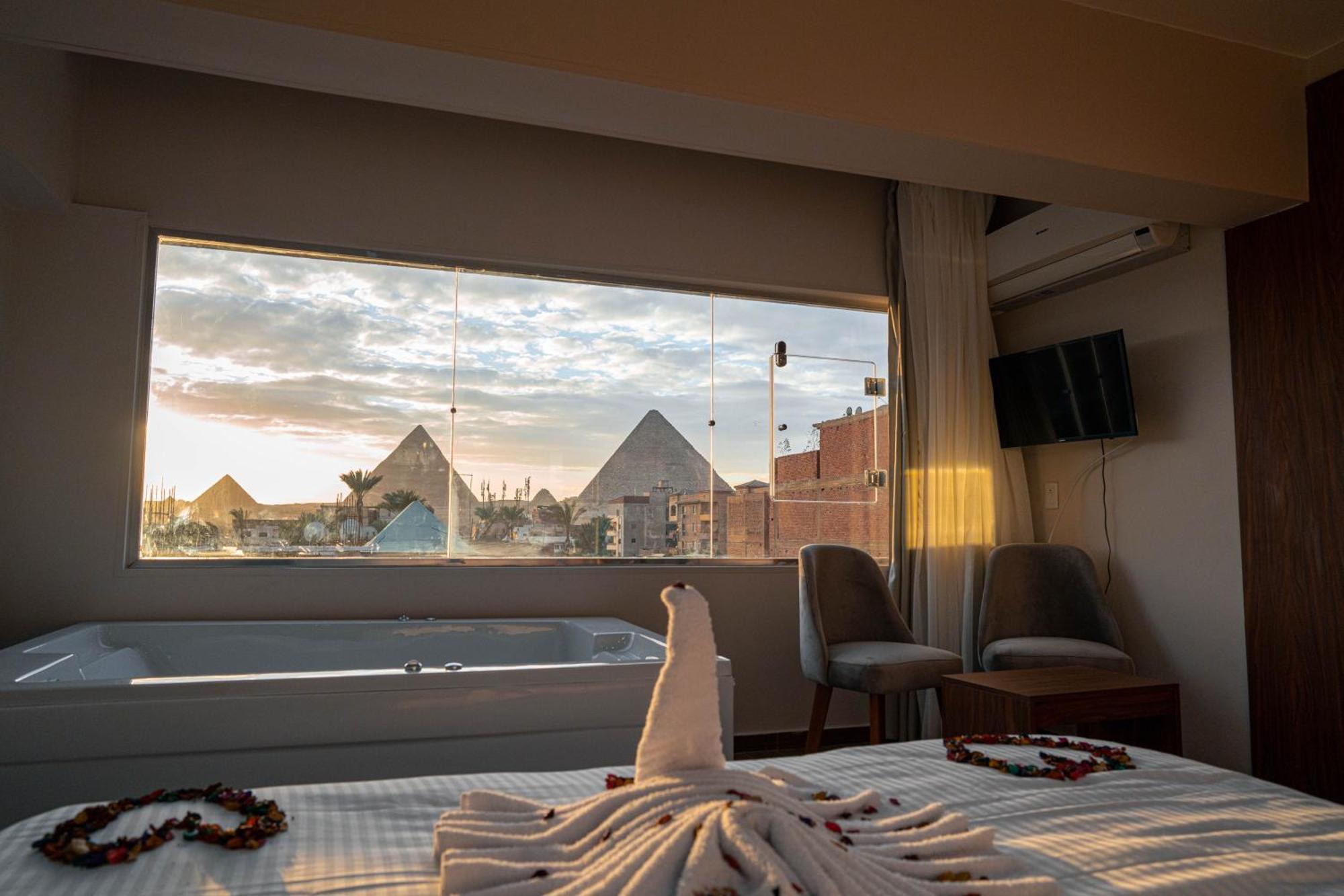 Tuia Pyramids Hotel Hotel