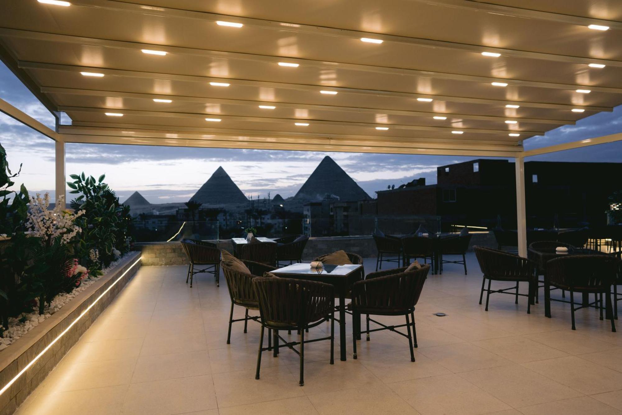 Hotel Tuia Pyramids Hotel 4*