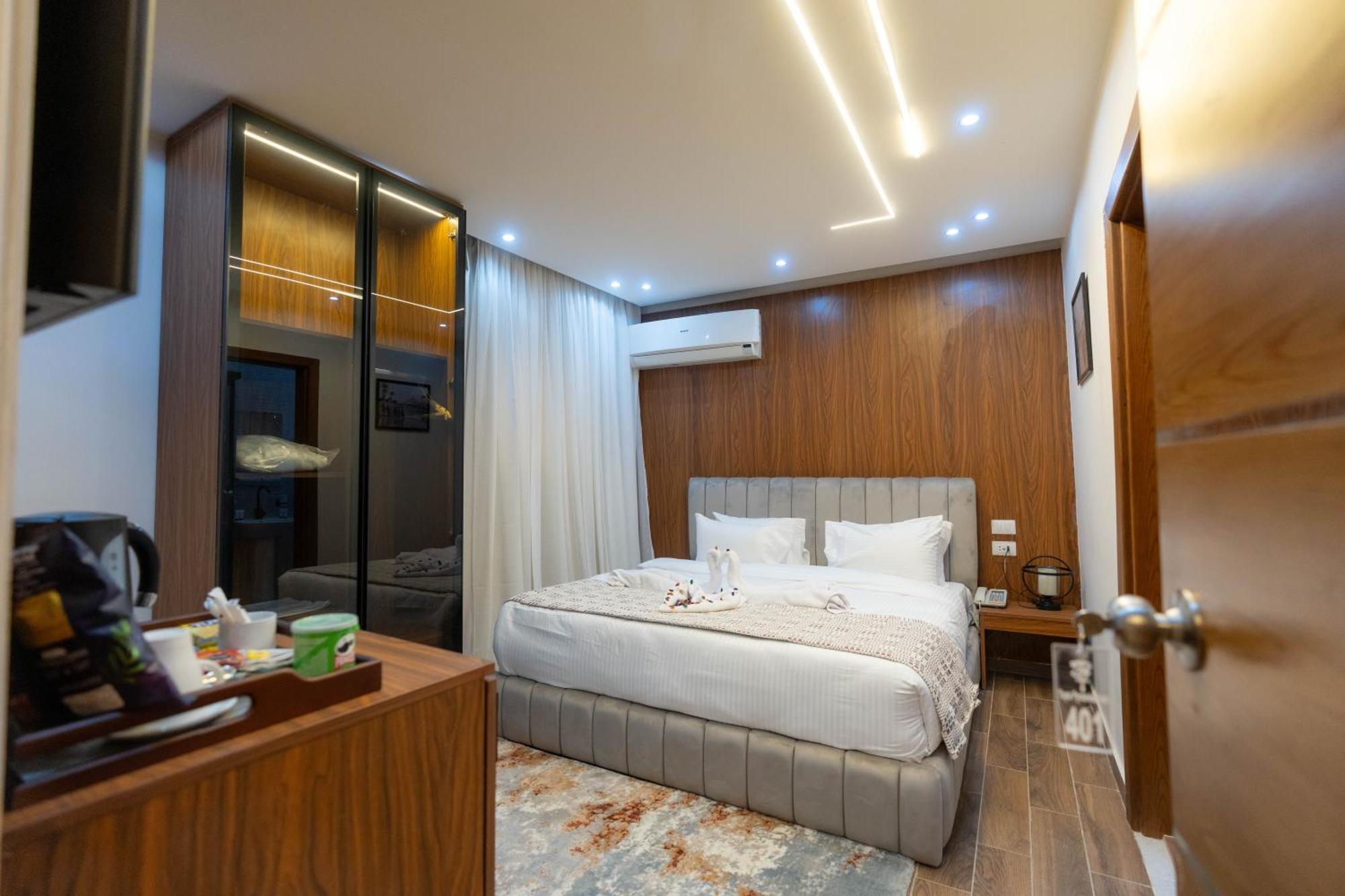 Hotel Tuia Pyramids Hotel 4*